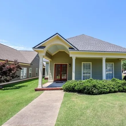 Buy this 3 bed house on 201 Cherrybark St in Oxford, Mississippi