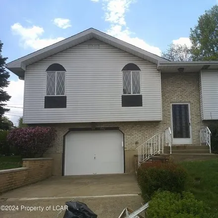 Buy this 4 bed house on 1042 West 20th Street in Hazle Township, PA 18202