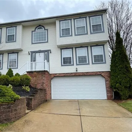 Rent this 4 bed house on 524 Grandshire Drive in Hendersonville, Cranberry Township