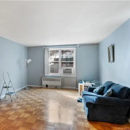 Image 2 - 980 Midland Avenue, Gunther Park, City of Yonkers, NY 10704, USA - Apartment for sale