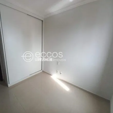 Rent this 3 bed apartment on Avenida Francisco Ribeiro in Segismundo Pereira, Uberlândia - MG