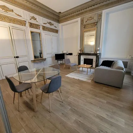 Image 6 - 82 Rue Saint-Sauveur, 59800 Lille, France - Apartment for rent