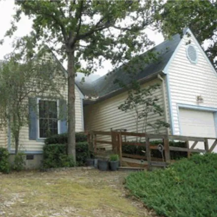 Rent this 3 bed house on 218 Suffolk Drive in Gem Lake Estates, Aiken