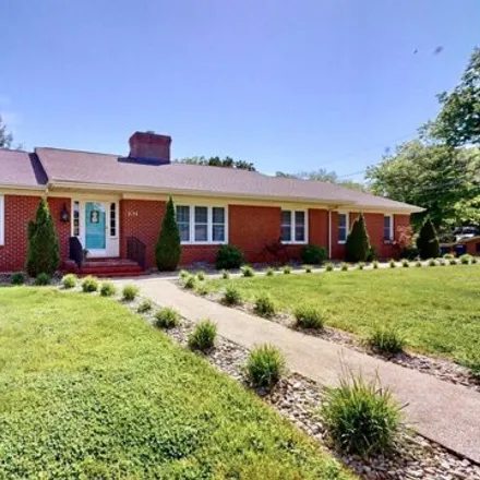 Image 1 - 106 Wayfair Drive, Town Acres, Greeneville, TN 37743, USA - House for sale
