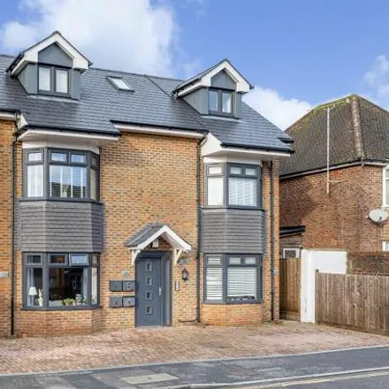 Image 1 - Dairy Court, Clarence Road, Horsham, RH13 5XD, United Kingdom - Apartment for sale