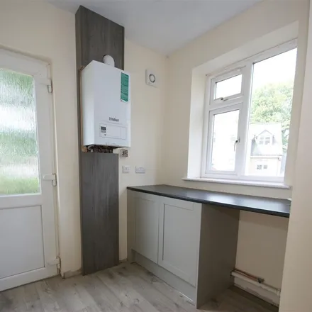 Rent this 3 bed duplex on Maurice Avenue in Brighouse, HD6 2JU