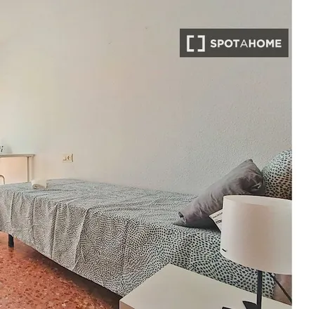 Rent this 5 bed room on Centro Social La Estacioneta in Carrer de l'Uruguai, 46007 Valencia