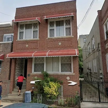 Buy this 4 bed house on 2934 Cruger Avenue in New York, NY 10467