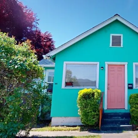 Buy this 2 bed house on 337 Southeast G Street in Grants Pass, OR 97526