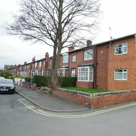 Rent this 1 bed room on 39 Marshall Terrace in Austhorpe, LS15 8EA
