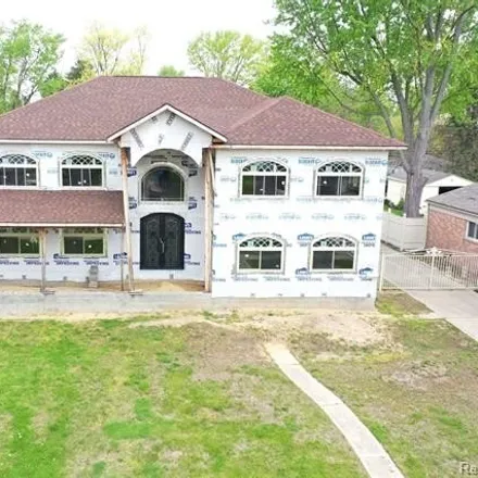 Buy this 5 bed house on 6169 Nightingale Street in Dearborn Heights, MI 48127