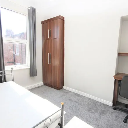 Rent this 4 bed apartment on Emmanuel Street in Preston, PR1 7QE