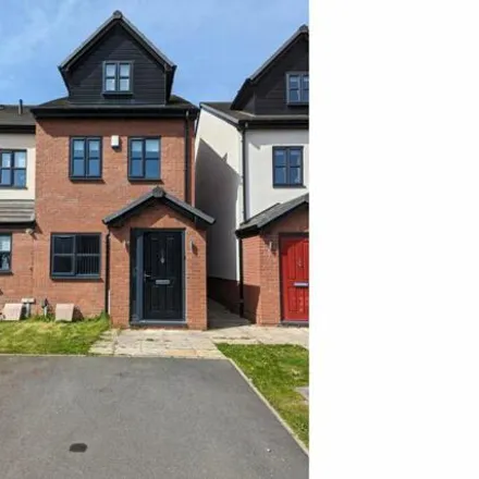 Buy this 3 bed duplex on Ropery Street in Grimsby, DN32 9SB
