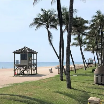 Buy this 1 bed condo on 147 Southeast 8th Street in Shorewood, Deerfield Beach