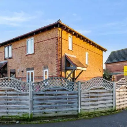 Buy this 2 bed duplex on Hornbeam Road in Bicester, OX26 3XZ