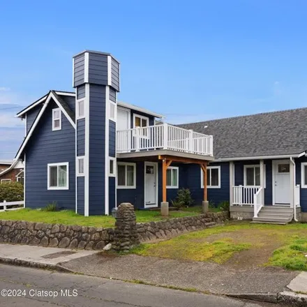 Buy this 3 bed house on 185 10th Avenue in Seaside, OR 97138