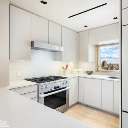 Image 4 - The Sovereign, East 58th Street, New York, NY 10022, USA - Apartment for sale