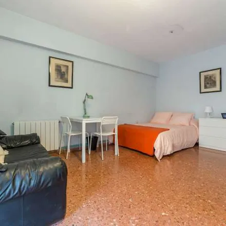 Rent this 5 bed apartment on Carrer del Doctor Manuel Candela in 56, 46021 Valencia