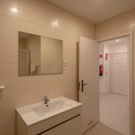 Rent this 1 bed apartment on Rua de Pinto Bessa 222 in 4300-428 Porto, Portugal