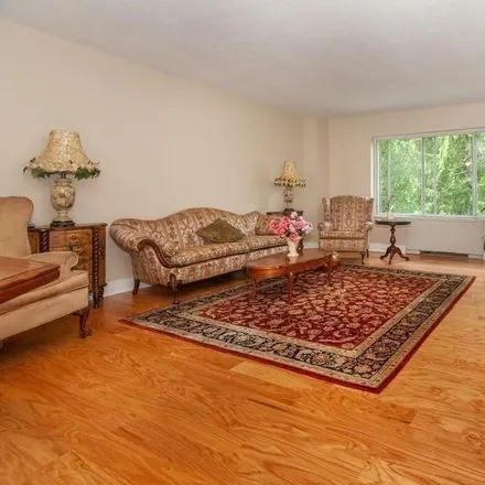 Image 5 - 22 Chestnut Place # 204, Brookline MA 02445 - Apartment for rent