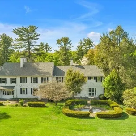 Buy this 8 bed house on 6 Brookville Road in Glen Head, Oyster Bay