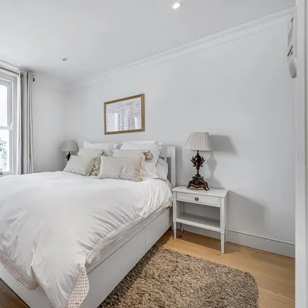 Image 4 - 30 Courtfield Gardens, London, SW5 0PH, United Kingdom - Apartment for rent