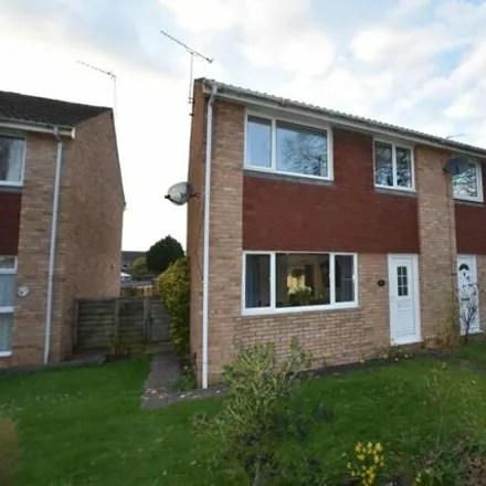 Buy this 3 bed duplex on Portland Close in Nailsea, BS48 2QP