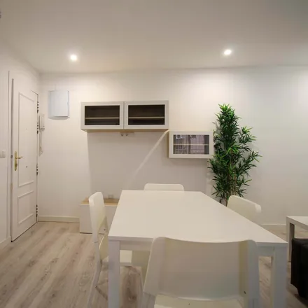 Image 4 - Torijano, Calle Carballino, 28024 Madrid, Spain - Apartment for rent