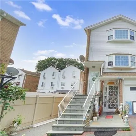 Buy this 5 bed house on 3661 Varian Avenue in New York, NY 10466