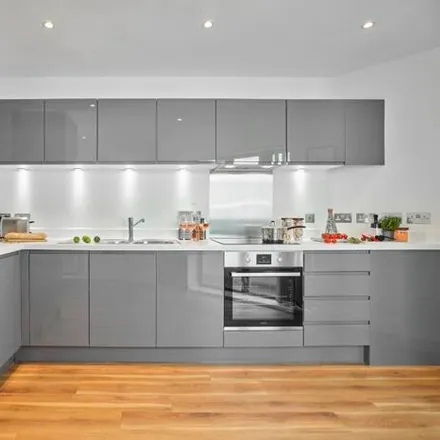 Image 4 - Atkins House, Roden Street, London, IG1 2HF, United Kingdom - Room for rent