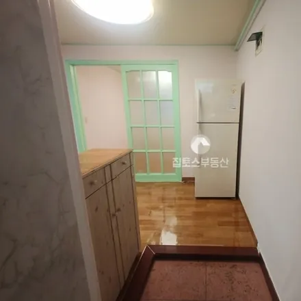 Rent this 2 bed apartment on 서울특별시 송파구 잠실동 216