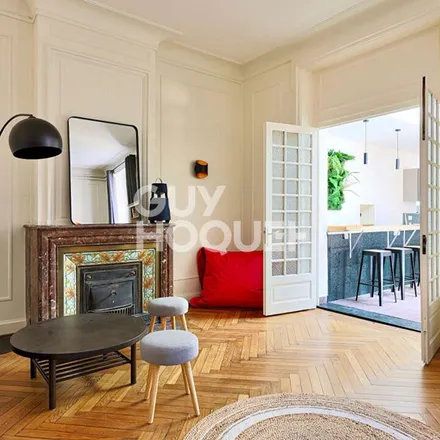 Image 1 - Place Bellecour, 69002 Lyon, France - Apartment for rent