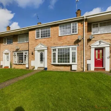 Buy this 3 bed townhouse on Sycamore Crescent in Hutton Cranswick, YO25 9QJ