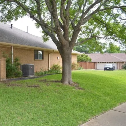 Image 5 - 390 Cardinal Creek Drive, Duncanville, TX 75137, USA - House for sale