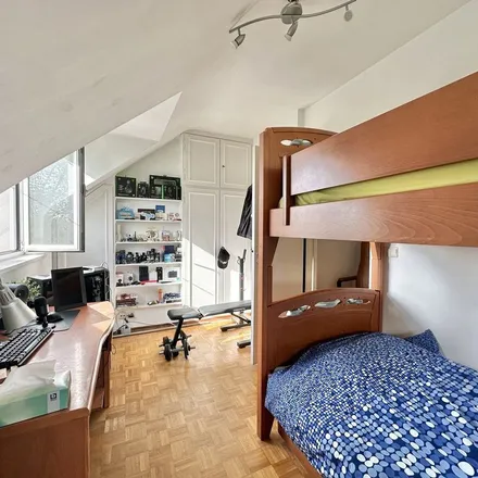Rent this 3 bed apartment on Avenue Sainte-Alix - Sinte-Aleidislaan 55 in 1150 Woluwe-Saint-Pierre - Sint-Pieters-Woluwe, Belgium