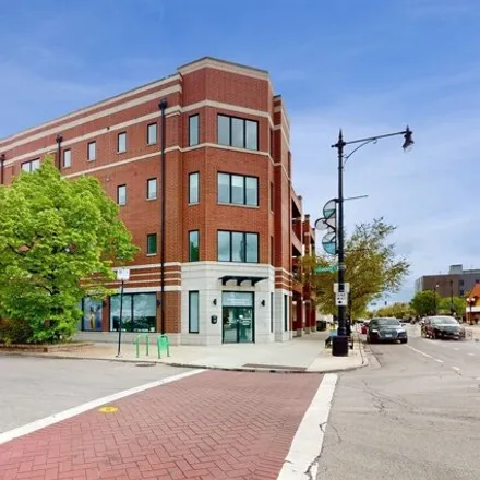 Buy this 3 bed condo on 4815 North Claremont Avenue in Chicago, IL 60625