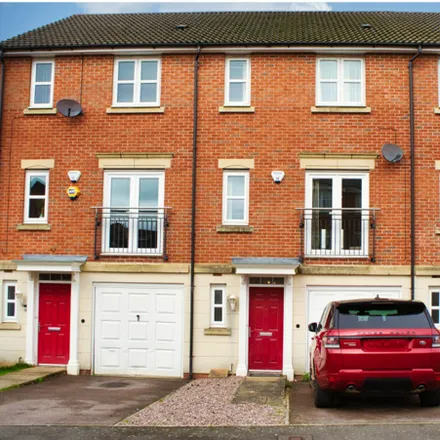 Buy this 3 bed townhouse on Wainwright Avenue in Leicester, LE5 1QW
