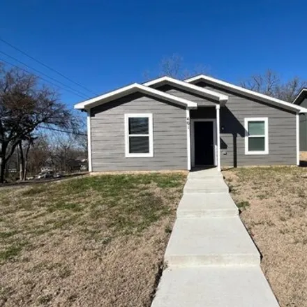 Rent this 3 bed house on 979 South Burnett Avenue in Denison, TX 75020