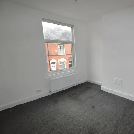 Image 5 - Churchill Street, Leicester, LE2 1GJ, United Kingdom - Townhouse for rent