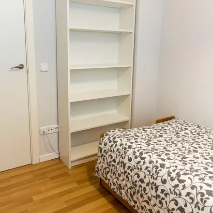 Rent this 3 bed room on Madrid in Calle Puerto de Velate, 28018 Madrid