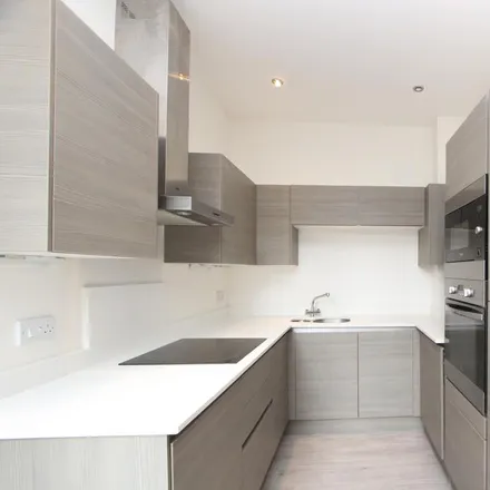 Image 5 - 14 Hillfield Park, London, N10 3QS, United Kingdom - Apartment for rent