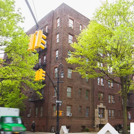 Rent this 1 bed apartment on Brooklyn Heights Day Spa in 150 Remsen Street, New York