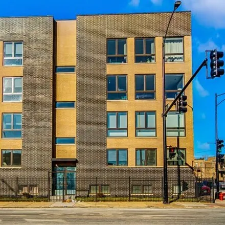 Rent this 2 bed condo on 2304 West Jackson Boulevard in Chicago, IL 60612