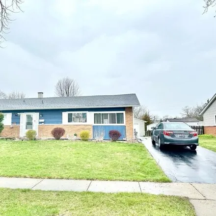 Rent this 3 bed house on 912 Morton Street in Hoffman Estates, Schaumburg Township