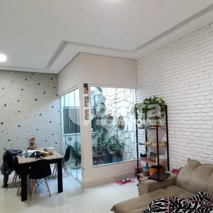 Buy this 3 bed house on Rua Porto Colômbia in Granada, Uberlândia - MG