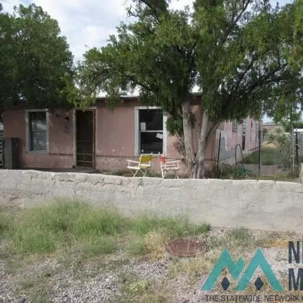 Image 3 - 1001 Henson Street, Truth or Consequences, NM 87901, USA - House for sale