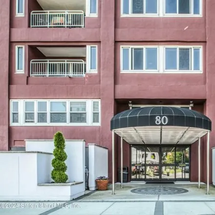Rent this 1 bed condo on 80 Bay Street Landing in New York, NY 10301
