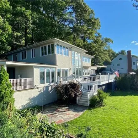 Rent this 5 bed house on 730 Sound View Road in Village of Mill Neck, Oyster Bay