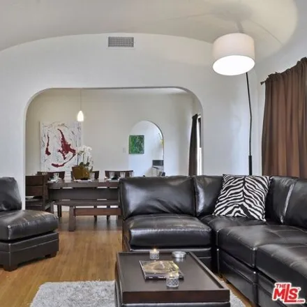 Image 8 - 6841 Waring Avenue, Los Angeles, CA 90038, USA - House for sale