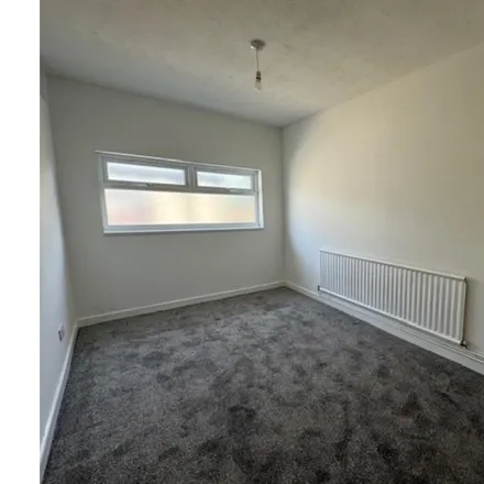 Image 9 - Eastwood Road North, Leigh on Sea, SS9 4LX, United Kingdom - Apartment for rent